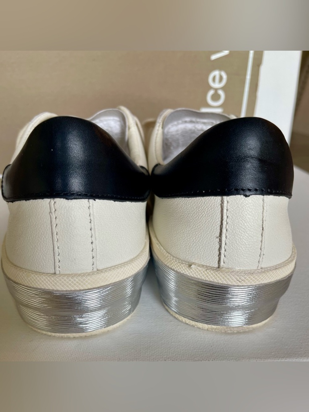 LIKE NEW DOLCE VITA ZINA WHITE LEATHER COURT SNEAKER WOMENS SIZE 8.5 - Picture 10 of 17